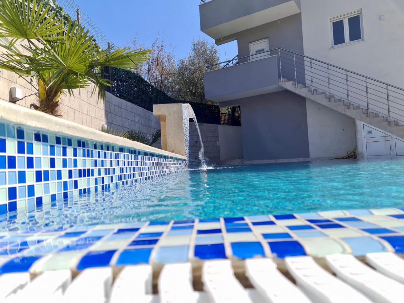 Villa Holiday Apartments Bar Exterior photo